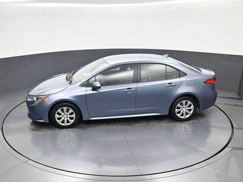 Used 2022 Toyota Corolla LE w/ Carpet Mat Package (TMS) FWD image 30