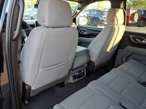 Used 2022 GMC Yukon XL SLE w/ Gmc Pro Safety Plus Package AWD/4WD image 15