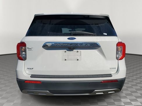 Used 2020 Ford Explorer XLT w/ Equipment Group 202A image 4