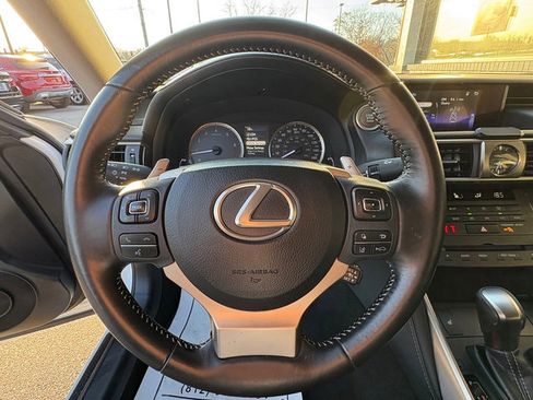 Used 2019 Lexus IS 300 AWD image 20