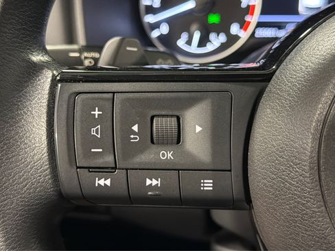 Used 2023 Nissan Rogue SV AWD/4WD image 22