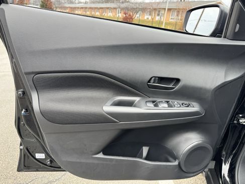 Certified 2025 Nissan Kicks Play S image 22