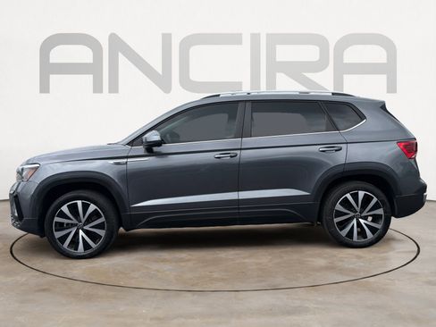 Used 2022 Volkswagen Taos SE FWD image 7