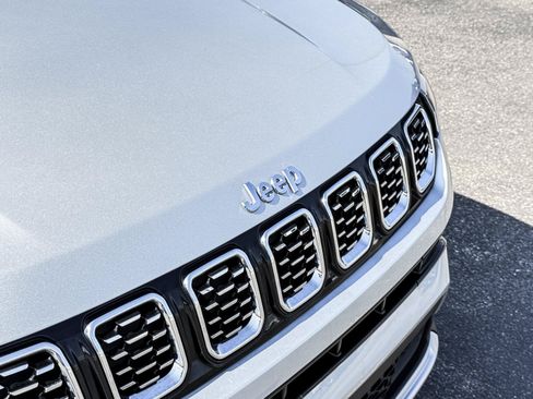 Used 2025 Jeep Compass Limited AWD/4WD image 7