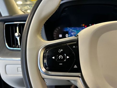 Certified 2024 Volvo XC60 T8 Ultimate w/ Protection Package Premier image 13