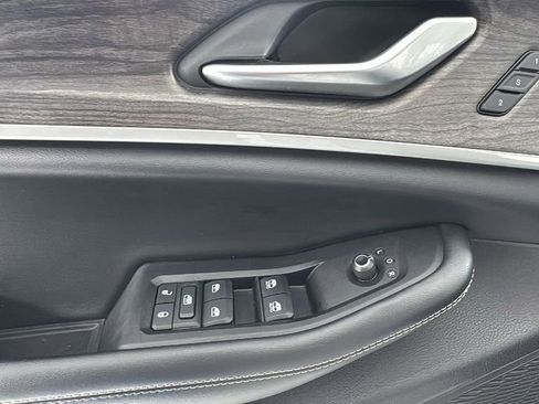 Used 2024 Jeep Grand Cherokee Limited image 20