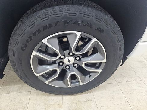 Used 2022 Chevrolet Silverado 1500 RST AWD/4WD image 8