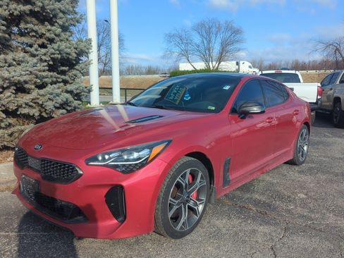 Used 2018 Kia Stinger GT1 image 2