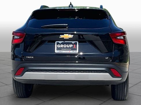 Used 2026 Chevrolet Trax LT FWD image 5