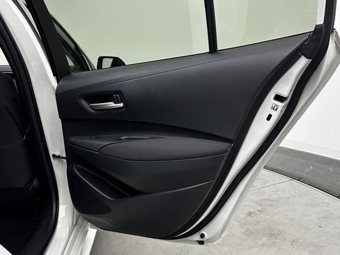 Used 2021 Toyota Corolla LE image 24