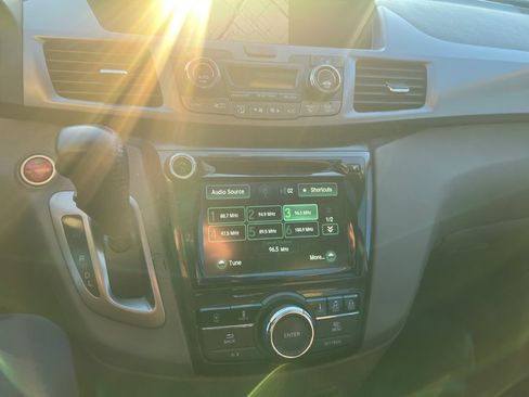 Used 2016 Honda Odyssey Touring Elite image 15