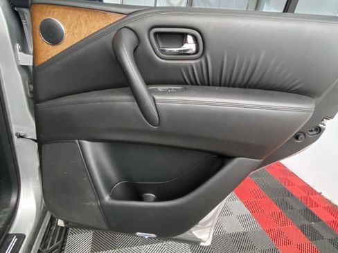 Used 2014 INFINITI QX80 4WD w/ Theater Package image 10