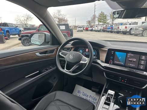 Used 2024 Volkswagen Atlas SE image 52