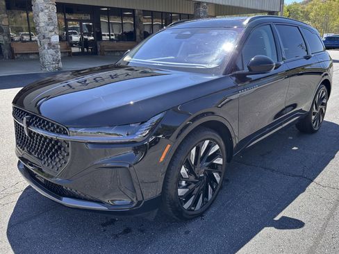 Used 2026 Lincoln Nautilus Reserve image 2