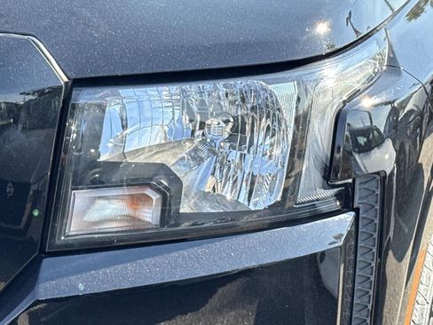 Used 2022 Nissan Frontier SV image 10