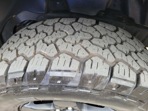 Used 2022 Ford Bronco Black Diamond image 25