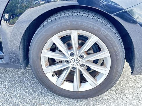 Used 2018 Volkswagen Beetle 2.0T S FWD image 12