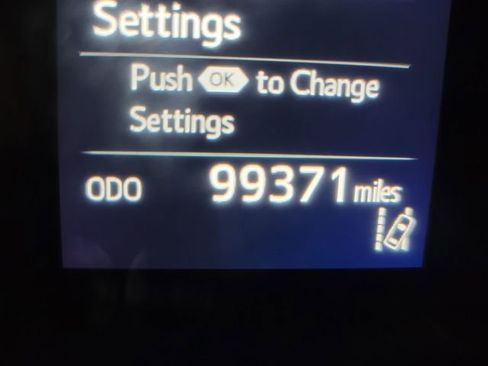 Used 2018 Toyota Camry SE FWD image 13