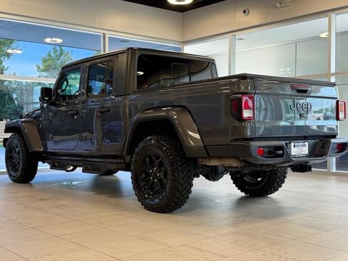 Used 2022 Jeep Gladiator Sport AWD/4WD image 6