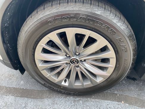 Certified 2024 MAZDA CX-90 3.3 Turbo w/ Preferred Plus AWD/4WD image 33