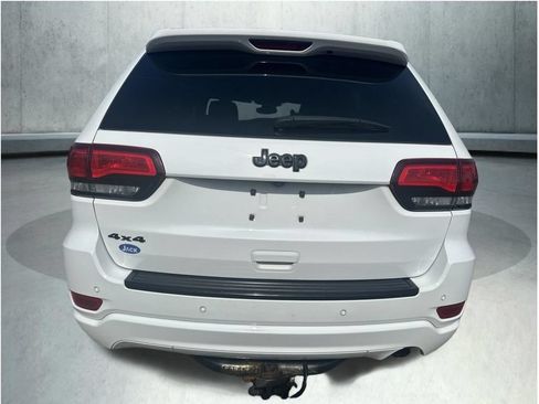 Used 2018 Jeep Grand Cherokee Altitude AWD/4WD image 5