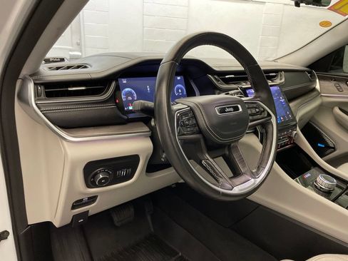 Used 2021 Jeep Grand Cherokee L Overland w/ Luxury Tech Group IV RWD image 26