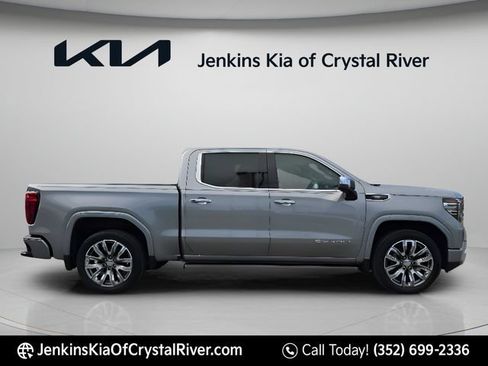 Used 2024 GMC Sierra 1500 Denali AWD/4WD image 4