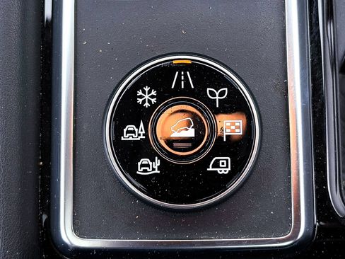 Used 2024 Nissan Pathfinder Platinum AWD/4WD image 10