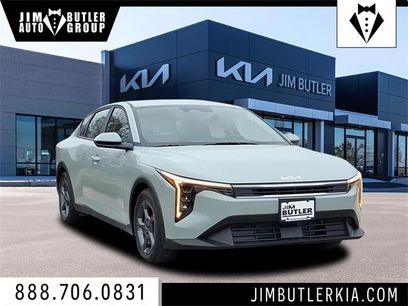 New 2025 Kia K4 LXS