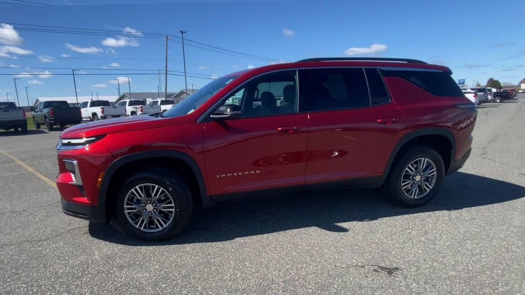 Certified 2025 Chevrolet Traverse LT AWD/4WD image 5