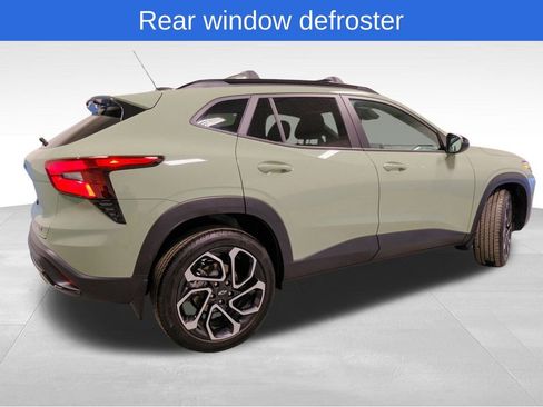 Used 2024 Chevrolet Trax RS w/ Sunroof Package image 8