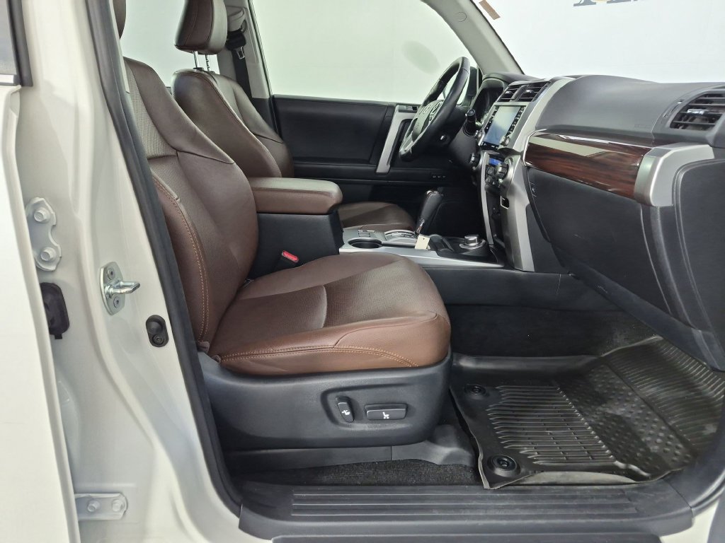 Used 2023 Toyota 4Runner Limited AWD/4WD image 37
