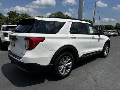 Used 2023 Ford Explorer XLT w/ Equipment Group 202A AWD/4WD image 5