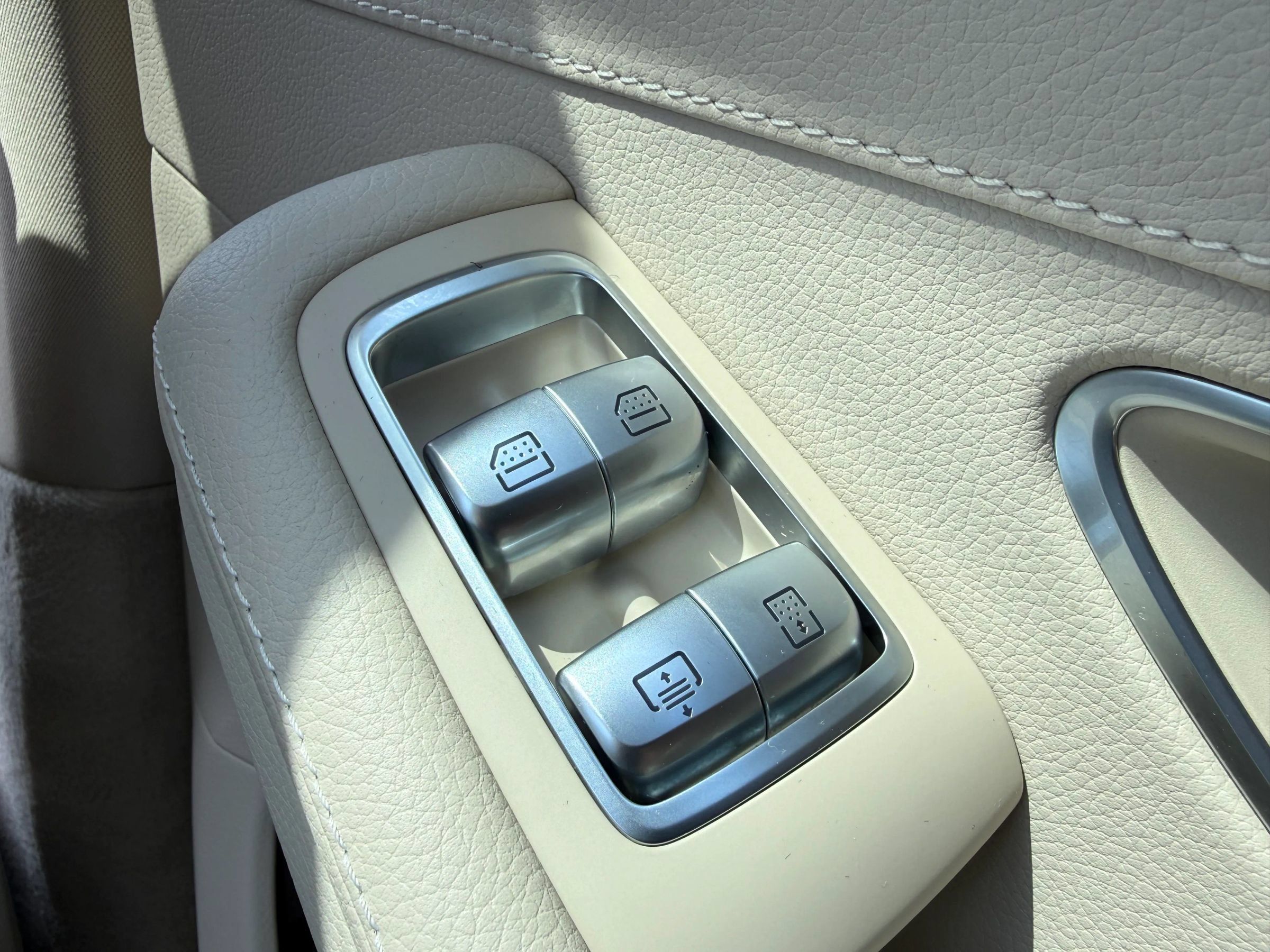 Used 2015 Mercedes-Benz S 550 4MATIC Sedan image 49