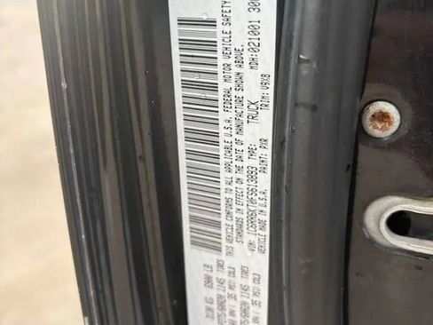 Used 2015 RAM 1500 Express RWD image 17