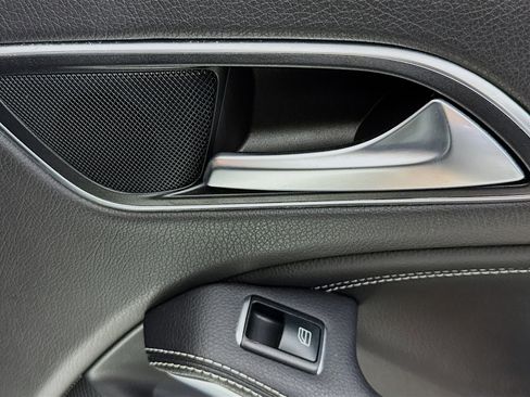 Used 2016 Mercedes-Benz CLA 250 image 29