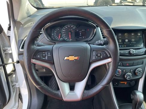 Used 2019 Chevrolet Trax LT w/ LT Convenience Package AWD/4WD image 14