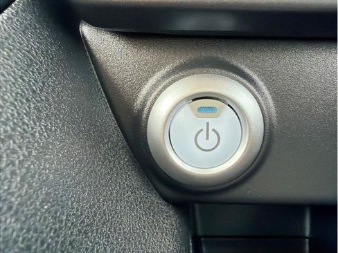 Used 2025 Nissan Leaf S FWD image 19