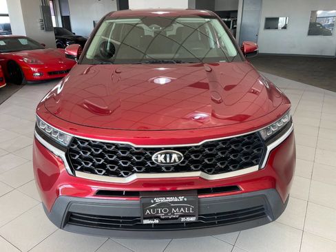 Used 2021 Kia Sorento LX image 2