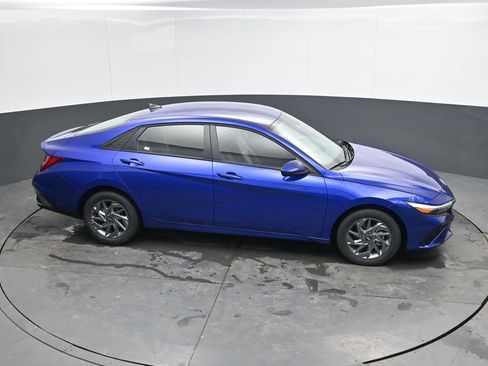 New 2026 Hyundai Elantra Hybrid FWD image 37