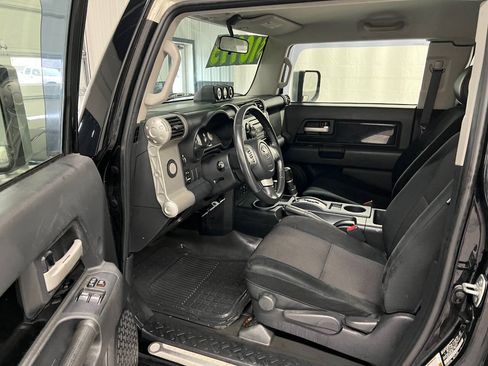 Used 2007 Toyota FJ Cruiser 4WD w/ Upgrade Pkg 2 image 7