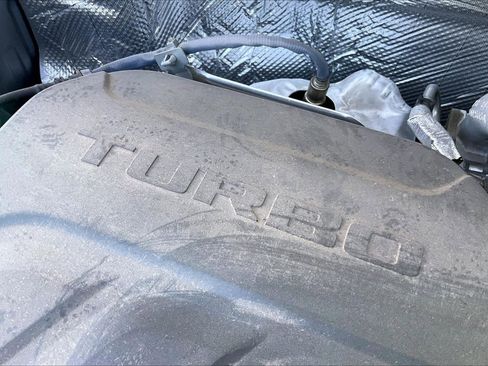 Used 2025 Chevrolet Trax LS FWD image 33