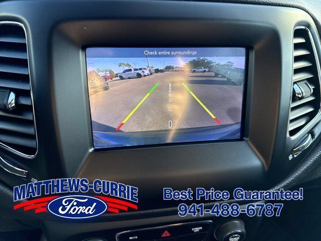 Used 2018 Jeep Compass Latitude w/ Popular Equipment Group AWD/4WD image 17