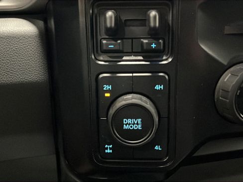 Used 2025 Ford F250 XLT w/ Black Appearance Package AWD/4WD image 34