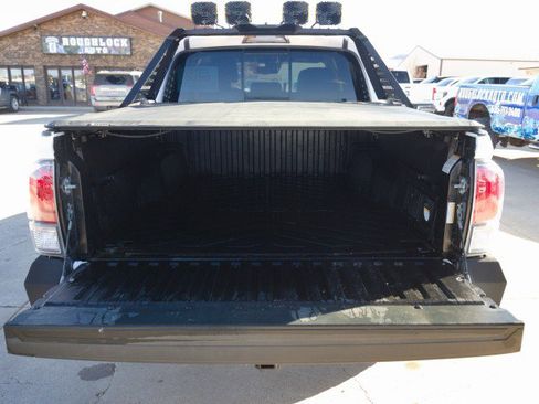 Used 2023 Toyota Tacoma TRD Off-Road image 5