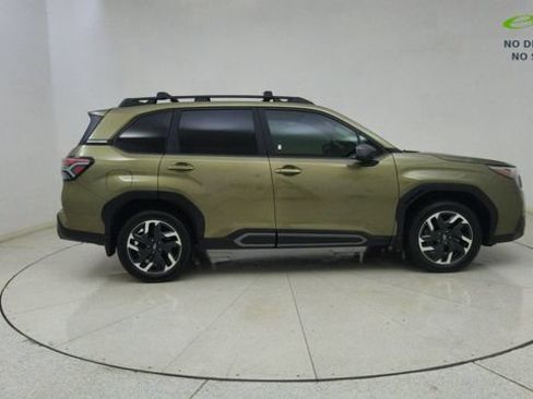 Used 2025 Subaru Forester Limited AWD/4WD image 58