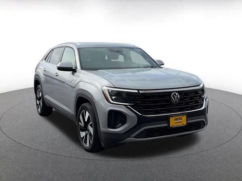 Used 2025 Volkswagen Atlas Cross Sport SE AWD/4WD image 3