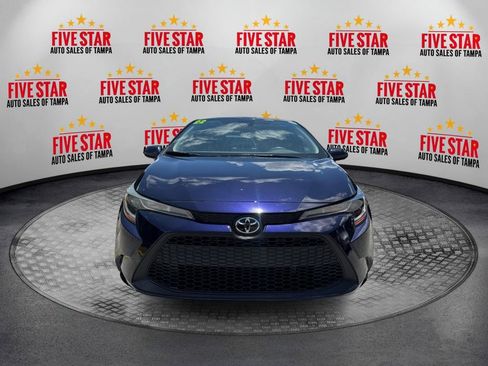 Used 2022 Toyota Corolla LE FWD image 2
