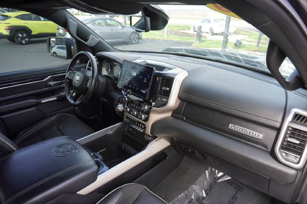 Used 2019 RAM 1500 Laramie w/ Sport Appearance Package AWD/4WD image 31