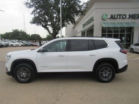 Used 2025 GMC Acadia Elevation image 12
